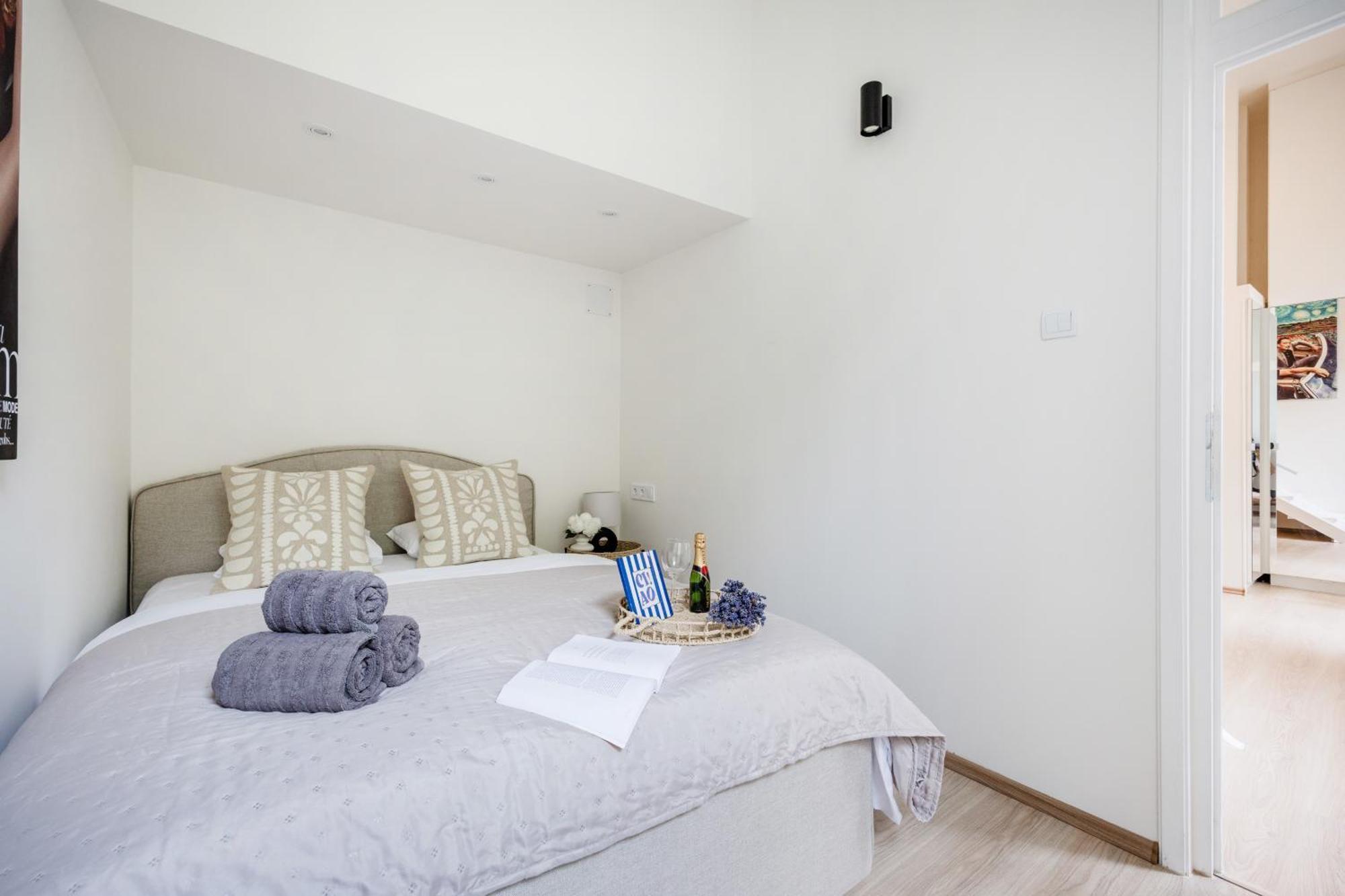 Chic 3br Heart Of District 7- Gem Apartamento Budapest
