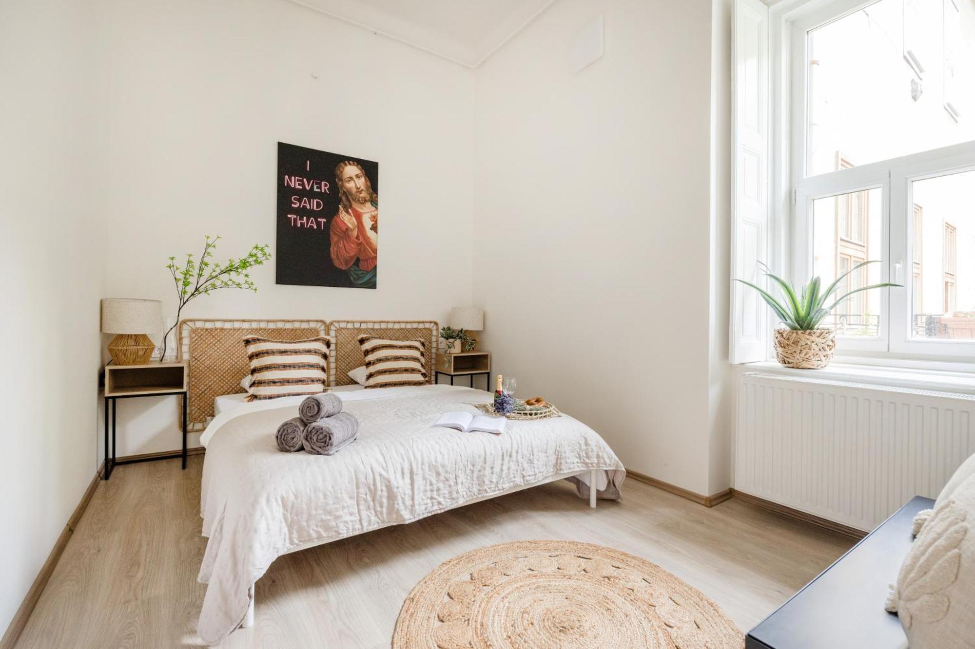 Chic 3br Heart Of District 7- Gem Apartamento