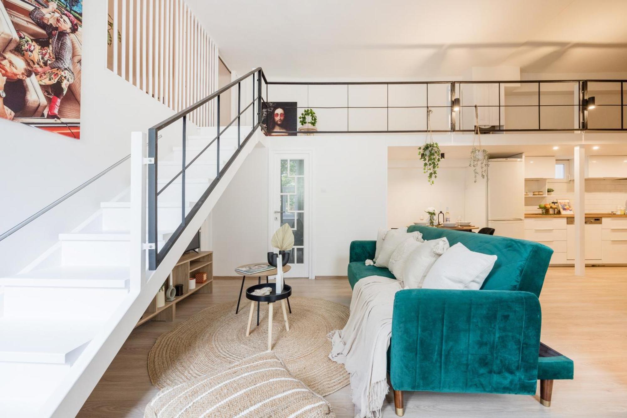 Chic 3br Heart Of District 7- Gem *